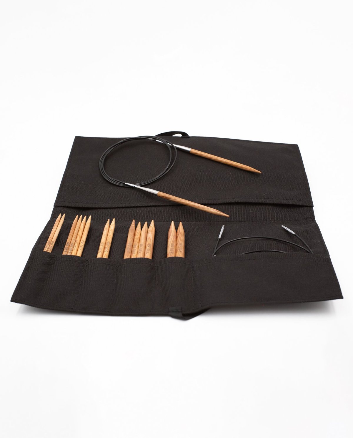 Complete set rondbreinaalden in hout met pivoterende kabels