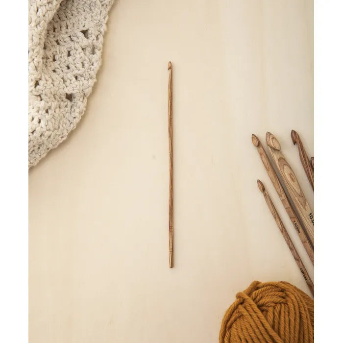 Crochet hook in Bamboo wood. Color : "Natural"