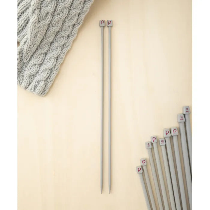 Knitting needles in PVC 40 cm. Colour: Grey