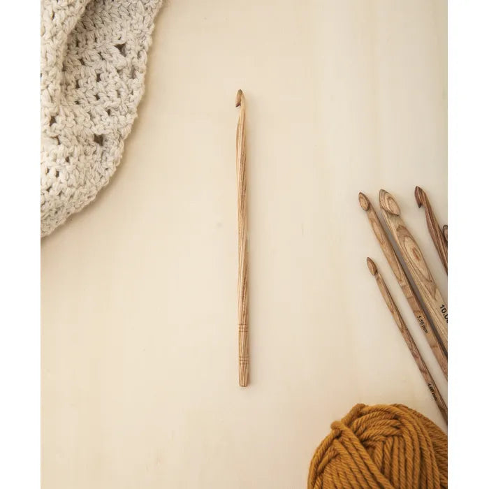 Crochet hook in Bamboo wood. Color : "Natural"